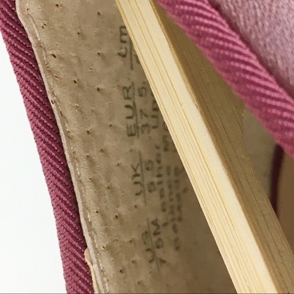 Franco Sarto Size 7.5 Red Leather Slip On Loafers Point Toe Kitten Heels Shoes - Picture 8 of 9